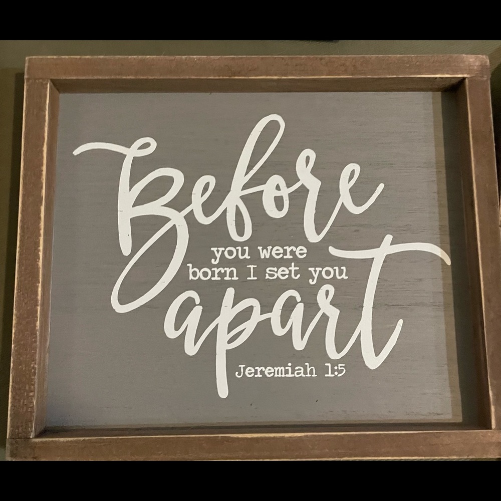 Hone decor sign